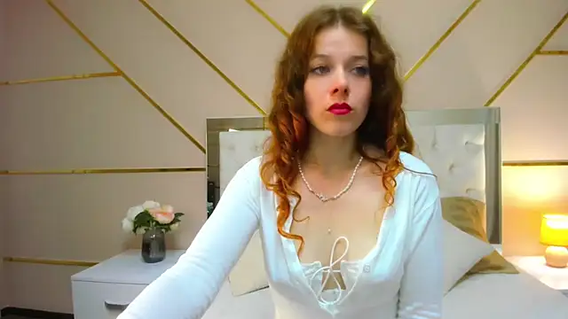 LoraWarner online show from November 2025 12:38:02 PM