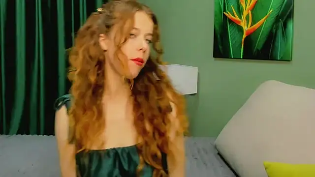 LoraWarner online show from November 2025 08:41:02 PM