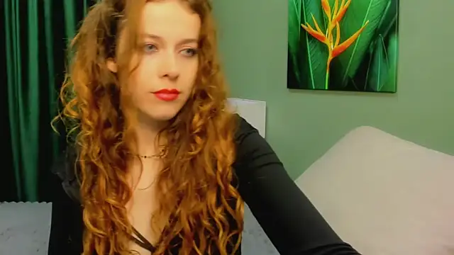 LoraWarner online show from November 2025 08:43:01 PM