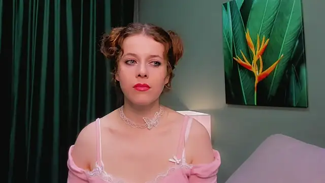 LoraWarner online show from November 2025 09:06:02 PM