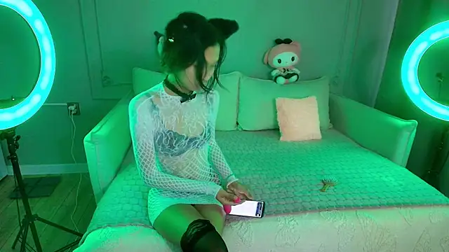 lihnpham online show from December 2025 03:24:02 AM