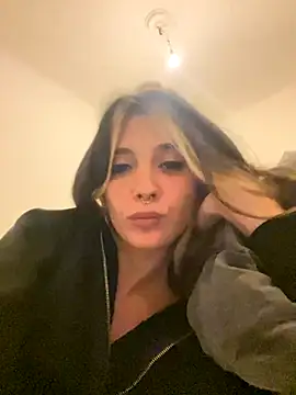 Gatitasalvaje123 online show from November 2025 09:13:01 PM