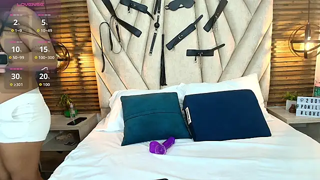 KimberlyFox t online show from November 2025 12:48:02 PM