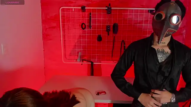 Zoey and nick online show from November 2025 07:25:02 PM