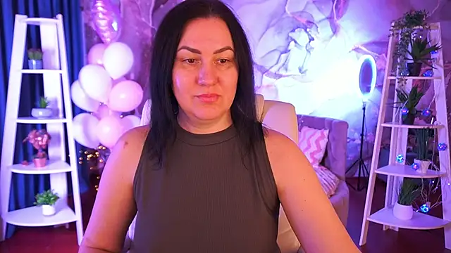 Snapshot of VelvetLuck chatting on February 2026 01:55:01 PM VelvetLuck online show from February 2026 01:55:01 PM