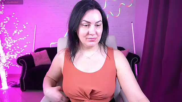 Snapshot of VelvetLuck chatting on February 2026 07:06:02 AM VelvetLuck online show from February 2026 07:06:02 AM