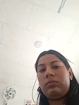 lapicarona18 online show from December 2025 05:31:02 PM