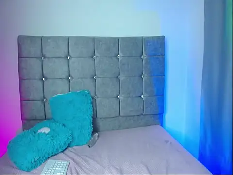 coraly  online show from November 2025 08:20:02 PM