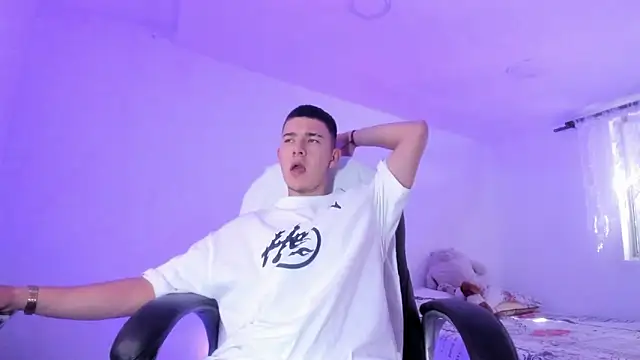 Aleck Boy online show from January 2026 07:06:01 PM