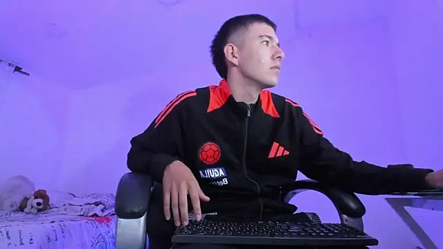 Aleck Boy online show from January 2026 12:20:01 PM