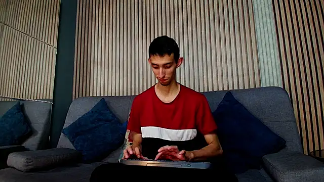 ZyroNight online show from January 2026 12:49:02 AM