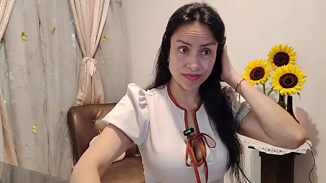 Snapshot of Bella_Exhibition chatting on January 2026 06:32:02 PM Bella Exhibition online show from January 2026 06:32:02 PM