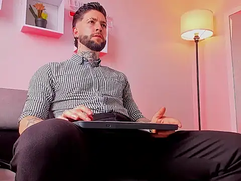 Supreme Alpha online show from November 2025 07:37:02 PM