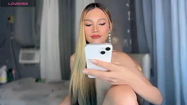 Tsfoxyangelx online show from July 2026 08:11:02 PM
