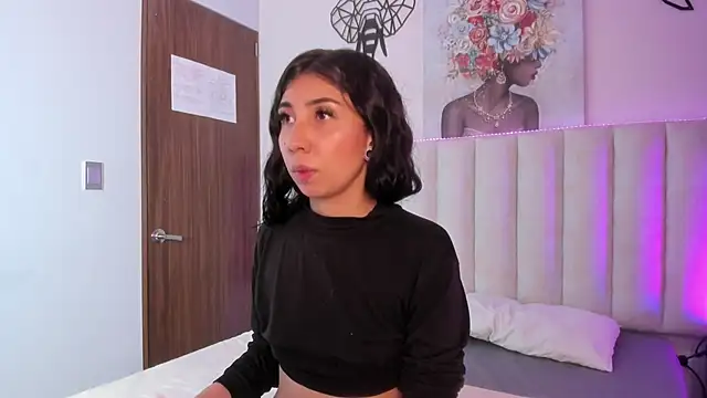 Isabella Crofts online show from November 2025 03:07:01 AM