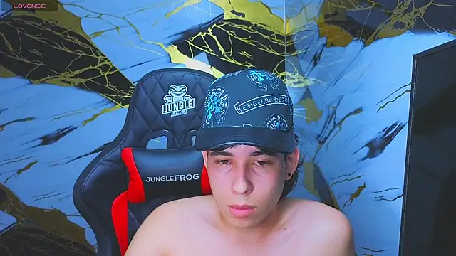 Suarezz10  online show from November 2025 03:05:02 PM