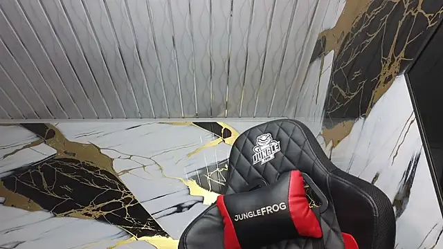 Suarezz10  online show from November 2025 11:00:01 AM