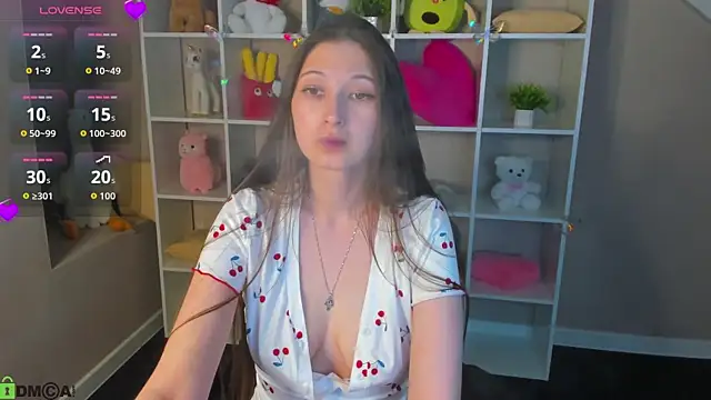 Snapshot of Ella_Burns chatting on June 2026 04:20:02 PM Ella Burns online show from June 2026 04:20:02 PM