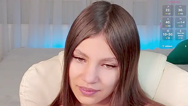 Little  Lunaa online show from December 2025 10:43:01 AM