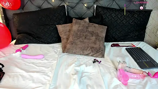 valentina  desire online show from February 2026 01:29:02 PM