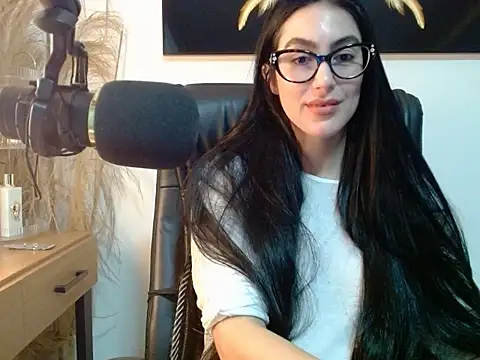 Snapshot of FilosofaNerd chatting on May 2026 02:09:02 AM FilosofaNerd online show from May 2026 02:09:02 AM
