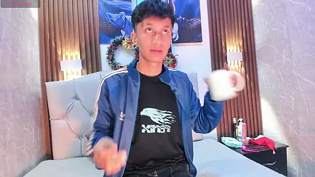 Elian Julian online show from December 2025 11:14:02 PM