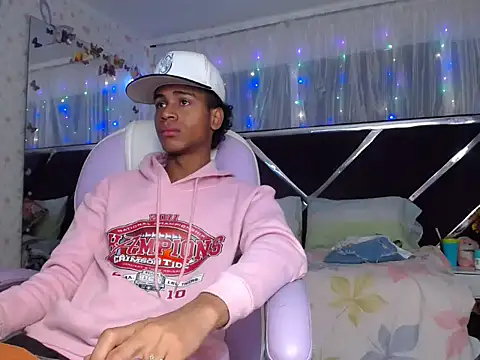Santy bigcock 01 online show from May 2026 01:40:01 PM
