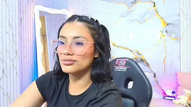 PEACHY TAY online show from July 2026 11:37:02 AM