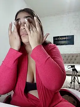 nahiarabiel33 online show from April 2026 06:34:01 PM