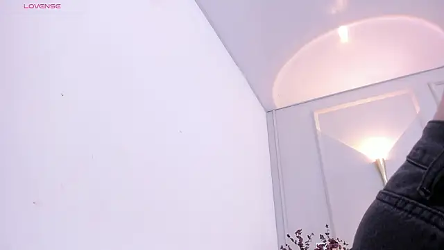 annie  20 online show from February 2026 12:10:01 PM