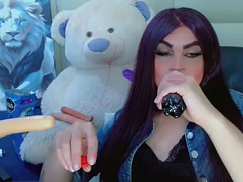 Snapshot of NharaBigCock chatting on November 2025 03:43:02 PM NharaBigCock online show from November 2025 03:43:02 PM