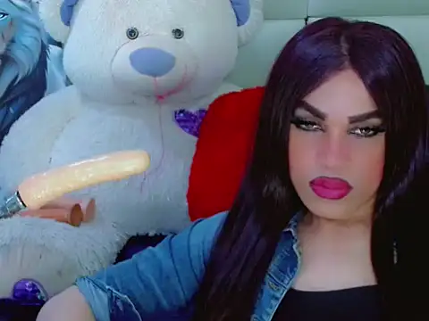 Snapshot of NharaBigCock chatting on November 2025 05:24:01 PM NharaBigCock online show from November 2025 05:24:01 PM