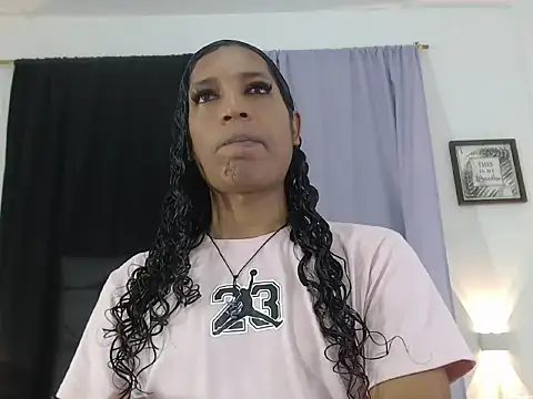 MiaCoock online show from November 2025 01:10:02 PM