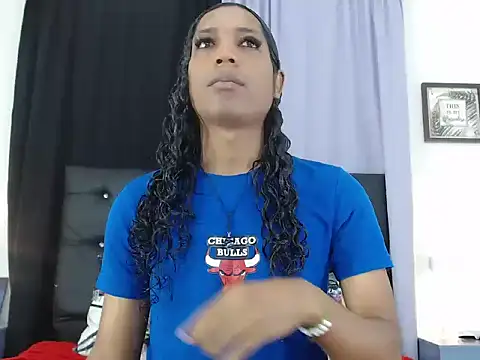 MiaCoock online show from November 2025 12:27:01 PM