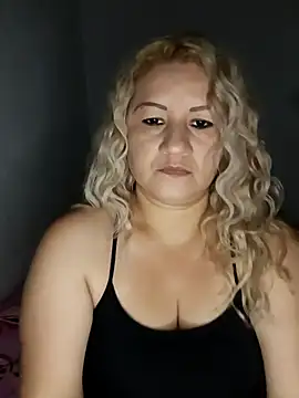 Snapshot of Karoline_milf_hot chatting on November 2025 05:49:01 AM Karoline milf hot online show from November 2025 05:49:01 AM