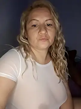 Snapshot of Karoline_milf_hot chatting on November 2025 06:50:01 AM Karoline milf hot online show from November 2025 06:50:01 AM