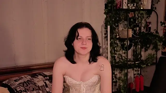 LatinaHuguenin online show from January 2026 07:08:02 PM