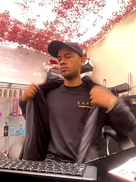 Eithan Walt online show from November 2025 01:32:01 PM