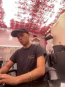 Eithan Walt online show from November 2025 03:12:02 PM