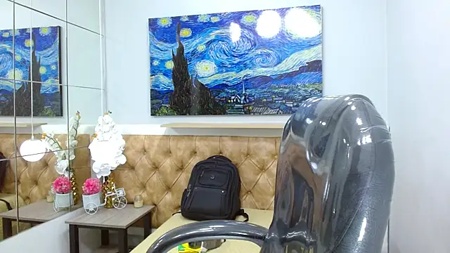 Snapshot of Liams18 chatting on December 2025 09:19:02 PM Liams18 online show from December 2025 09:19:02 PM