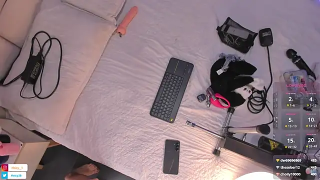 Heicy--01 online show from November 2025 08:08:01 PM