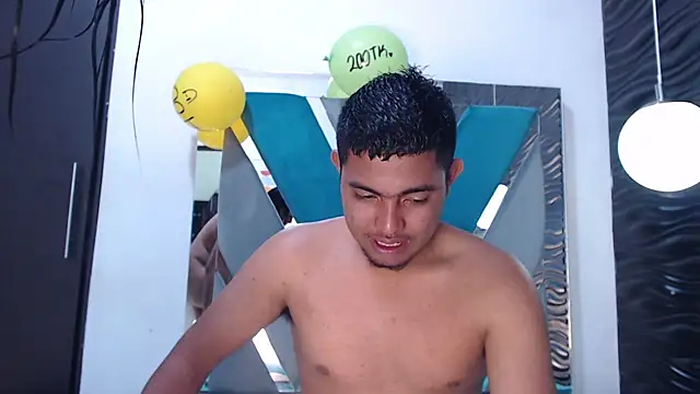 Naty And Maxx online show from December 2025 08:06:01 PM