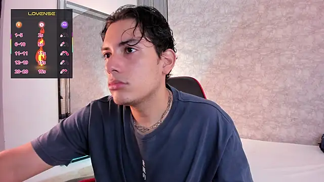 TheoHart  online show from November 2025 12:05:01 PM