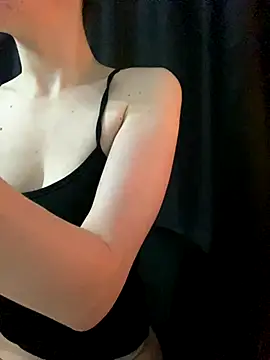 shrie beverly00 online show from November 2025 02:14:02 AM