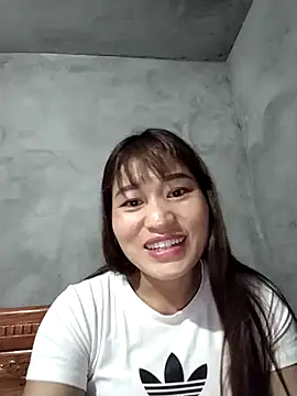 Qoine392 online show from December 2025 01:40:02 PM