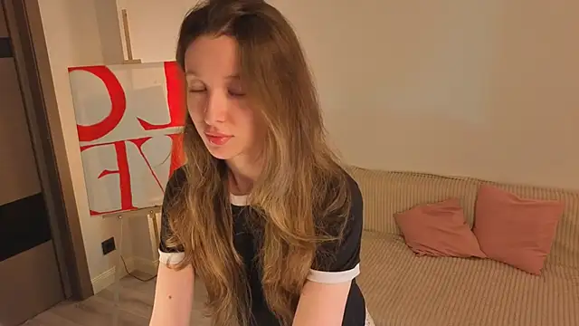 eirakiliana online show from November 2025 07:40:01 AM