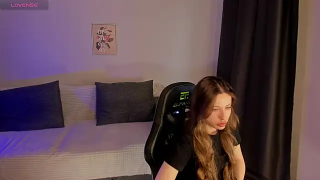 eirakiliana online show from November 2025 07:30:02 AM