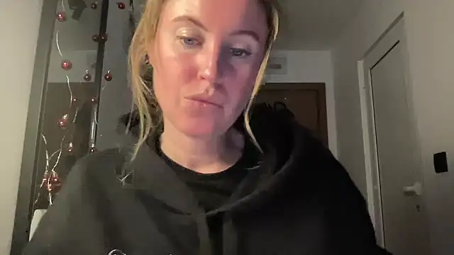 Snapshot of Ameli8 chatting on January 2026 06:44:02 PM Ameli8 online show from January 2026 06:44:02 PM