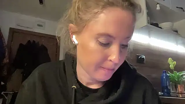 Snapshot of Ameli8 chatting on February 2026 04:59:01 PM Ameli8 online show from February 2026 04:59:01 PM