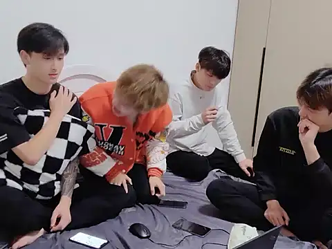 xiaomeng2563 online show from November 2025 12:05:02 PM